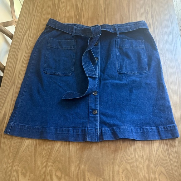 Loft Plus Denim Skirt Belt Button NWT Size 20 Blue - Picture 1 of 6